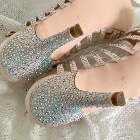 Crystal Studded Bridal/Party Shoes - Picture 3 of 8